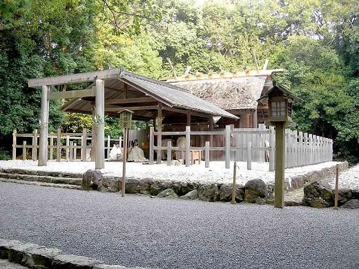 800px-Omike(Yamatohime-no-miya)_01