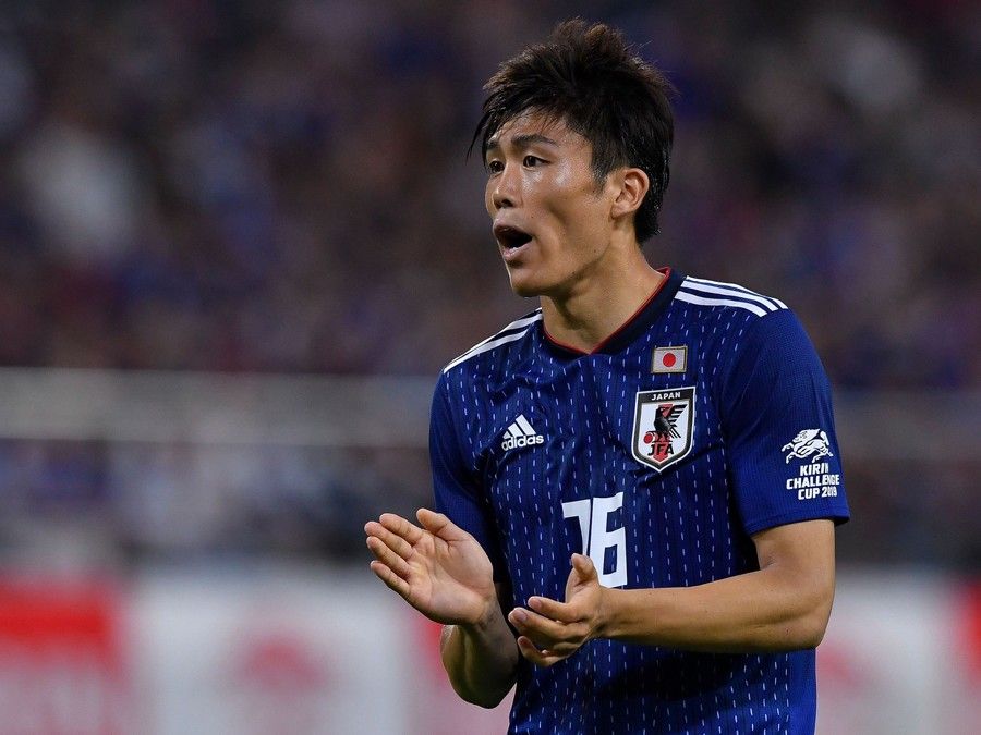 サッカー ユニフォーム 着こなし  2024