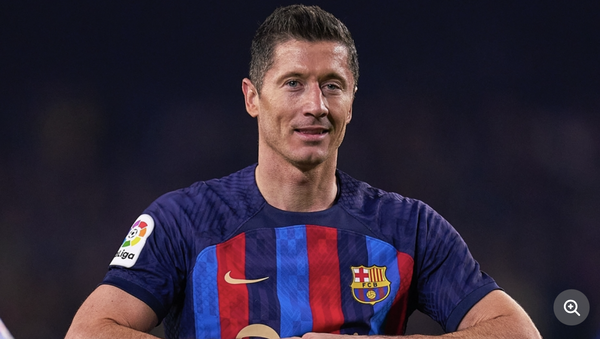 レヴァンドフスキ「10年前のバルサのスタイル、ティキ＝タカは現代サッカーでは機能しない。僕たちは時代に適応しなければならない」