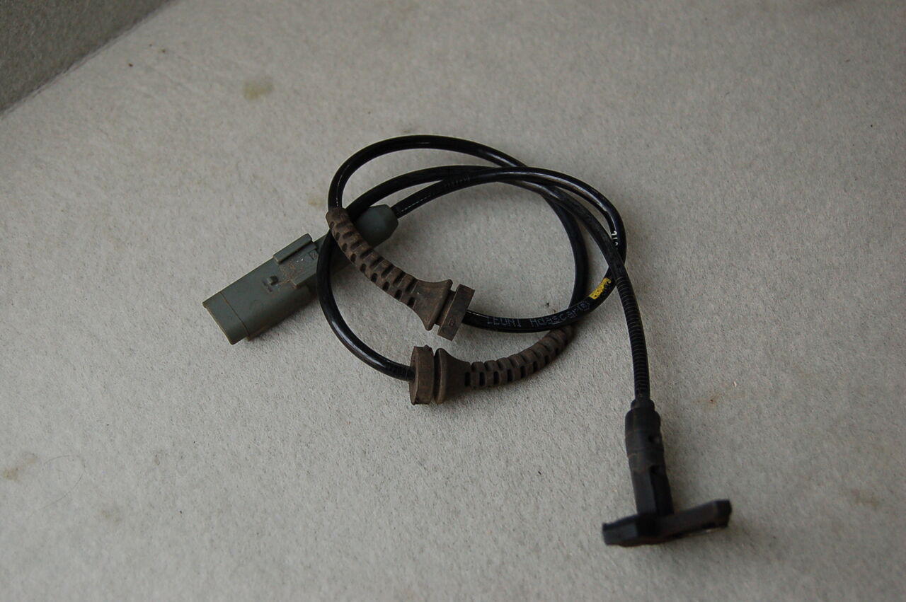 プジョー　走行したので　傷あり　車体のみ　アンプ　サーボついてます プジョー 走行したので 傷あり 車体のみ アンプ サーボついてます