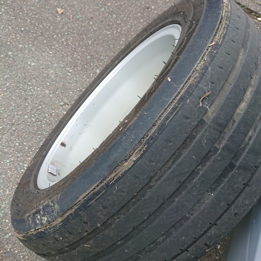 タイヤからワイヤーが 中古車流通研究所 オーナー日記