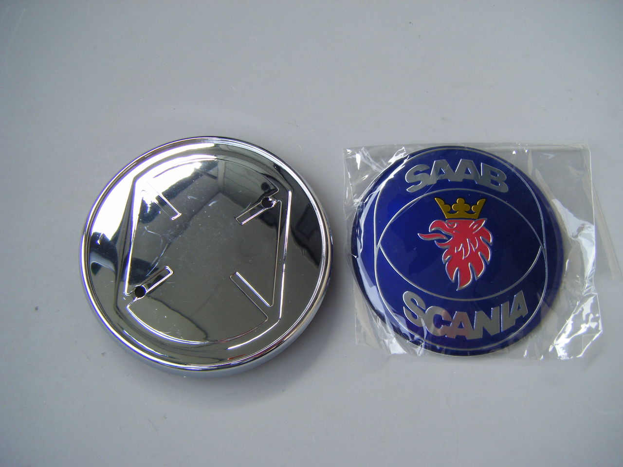 往年のサーブファンに「SCANIA」タイプエンブレム : 【中古車 