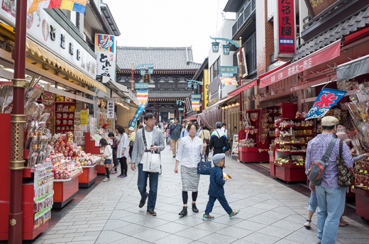 縁起物店の激戦地