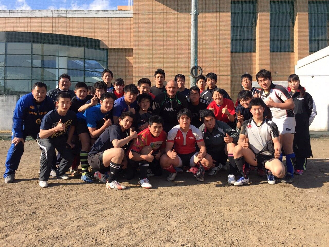 フォラウ愛世 氏が本校に来校され 熱血指導を 佐野日本大学高等学校ラグビー部 フォラウ愛世 氏が本校に来校され 熱血指導を 佐野日本大学高等学校ラグビー部