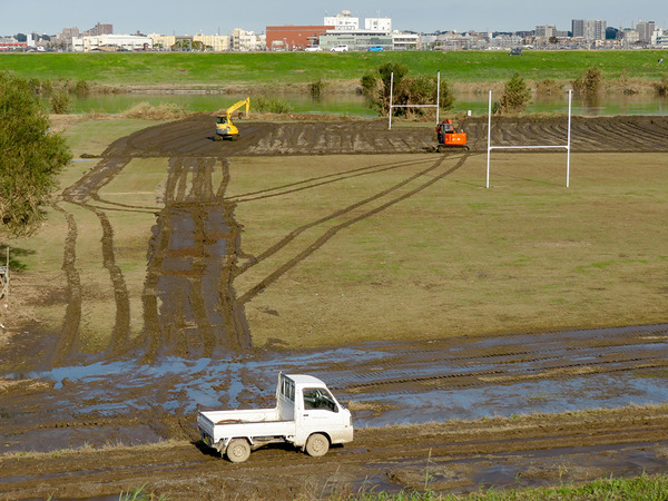 バックホー２台