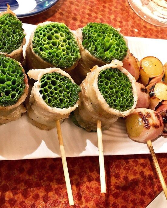 【画像】ネギに豚バラを巻いて焼いただけの料理、なぜかグロいｗｗｗｗｗ