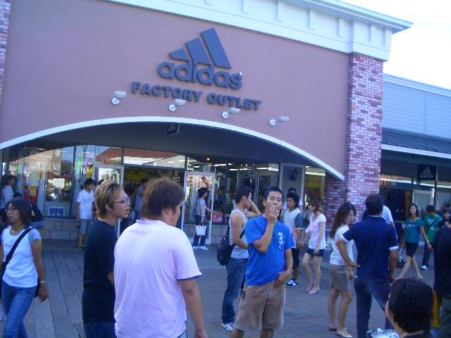 アディダス Adidas 佐野プレミアムアウトレット店 佐野プレミアムアウトレット超々最新情報 ｂｙ佐野プレミアムアウトレット 探偵団姫野理沙 質流れ情報付き