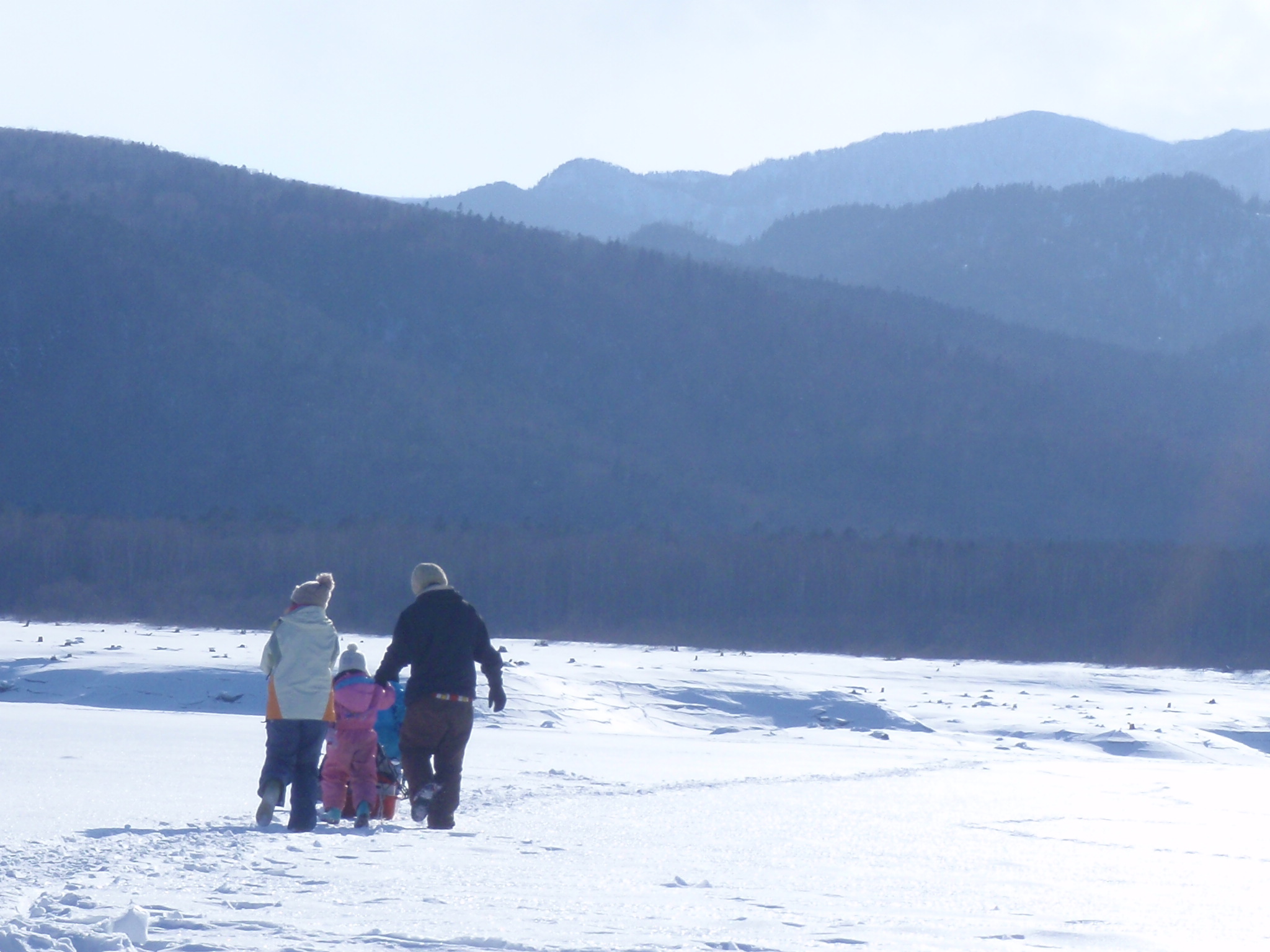 親子でワカサギ釣り 北海道糠平湖のワカサギ釣り ３月７日 Lodge Lucky Field ロッジラッキーフィールド