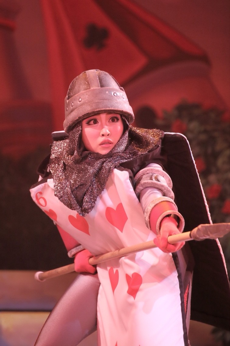 白い仔猫と赤いりぼん Sanrio ダンサー