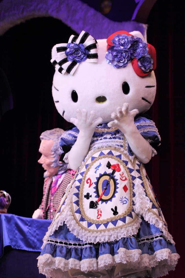 puro 2014 不思議の国のハローキティ [ 史 ] : 白い仔猫と赤いりぼん