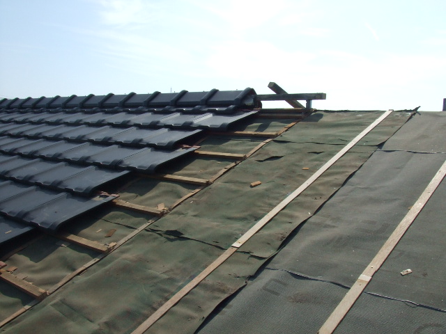 瓦屋根はあぶない さんさい工房 の作り方