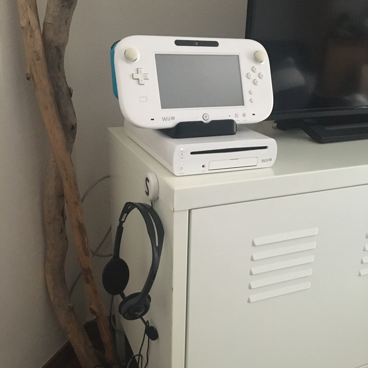 迷走しまくりのゲームの置き場 カラフルを死角に収納作戦 です Sansankikiのマイホームdiy