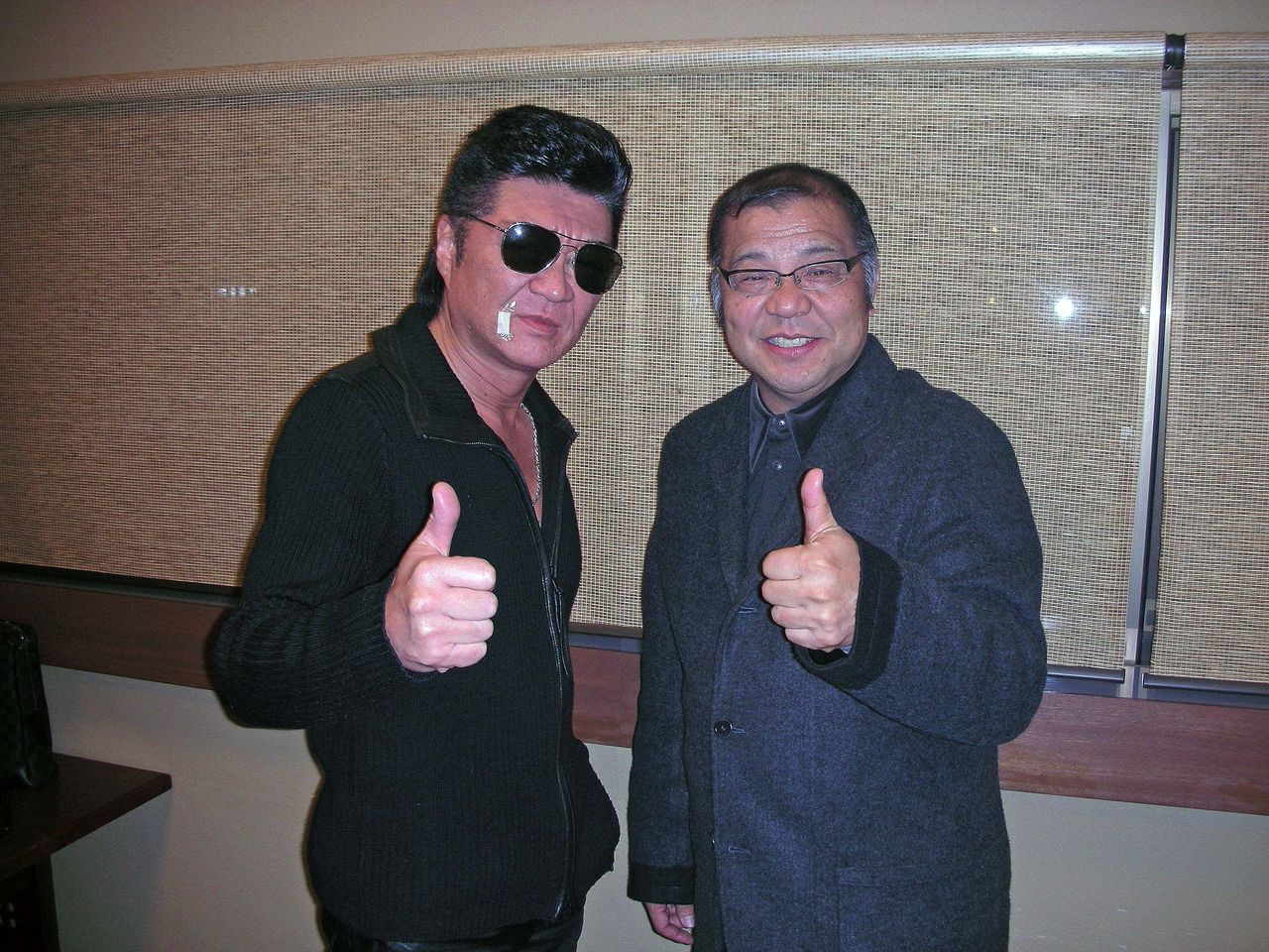俳優 小沢仁志さん 芸能生活30周年お祝いを兼ねて 新年会 O 三成ハウジングのブログ 俳優 小沢仁志さん 芸能生活30周年お祝いを兼ねて 新年会 O 三成ハウジングのブログ