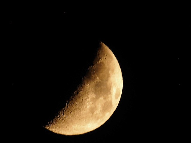 21061715moon-x