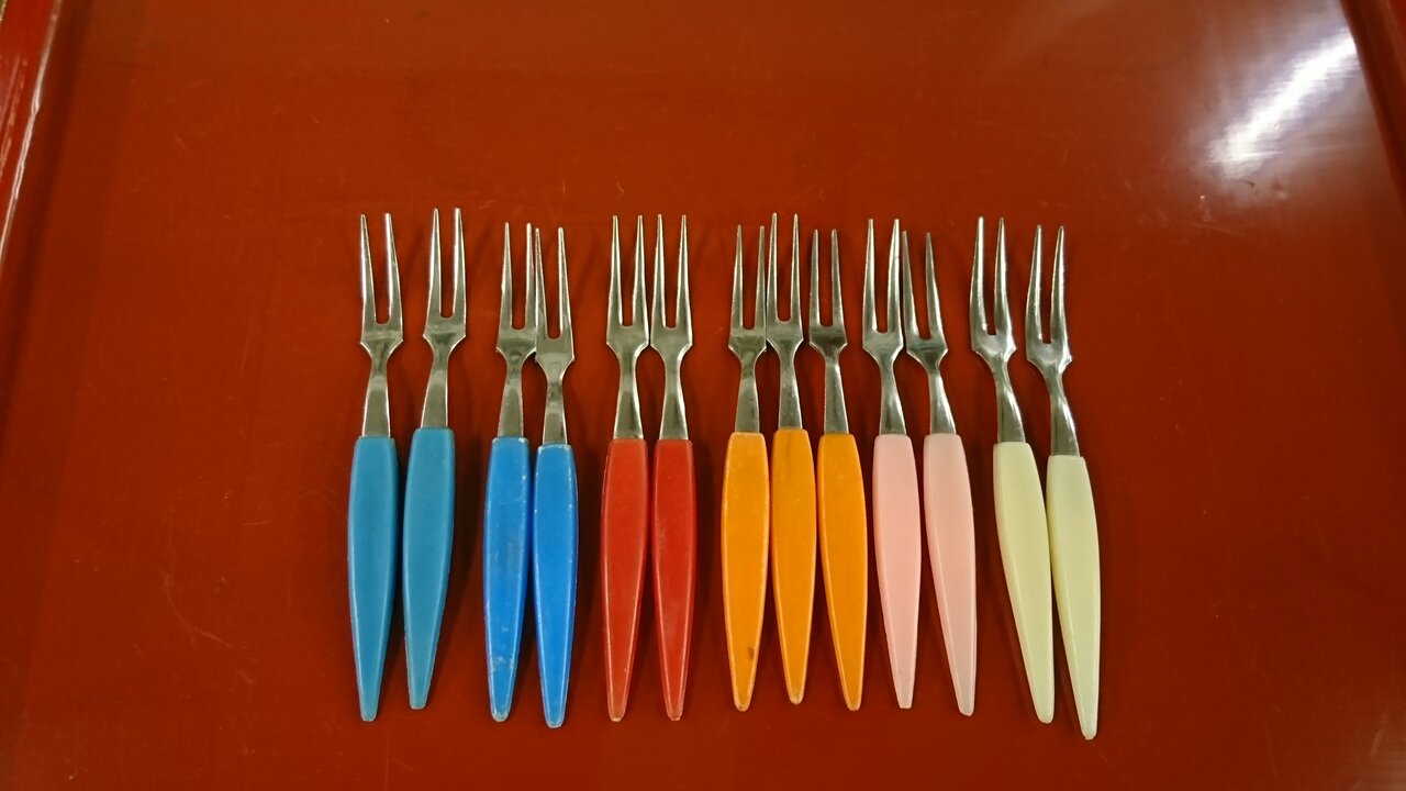 昭和レトロなスプーン・姫フォーク・陶製野菜の形の器 : 五城目朝市