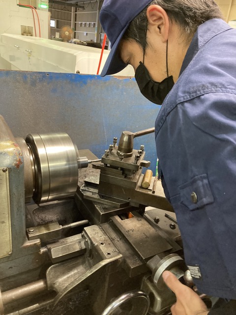 汎用旋盤作業