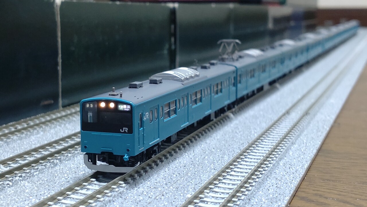 tomix 京葉線201系 : Sky blue車両センター
