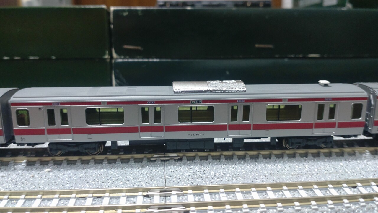 kato e233系5000番台(分割編成) : Sky blue車両センター