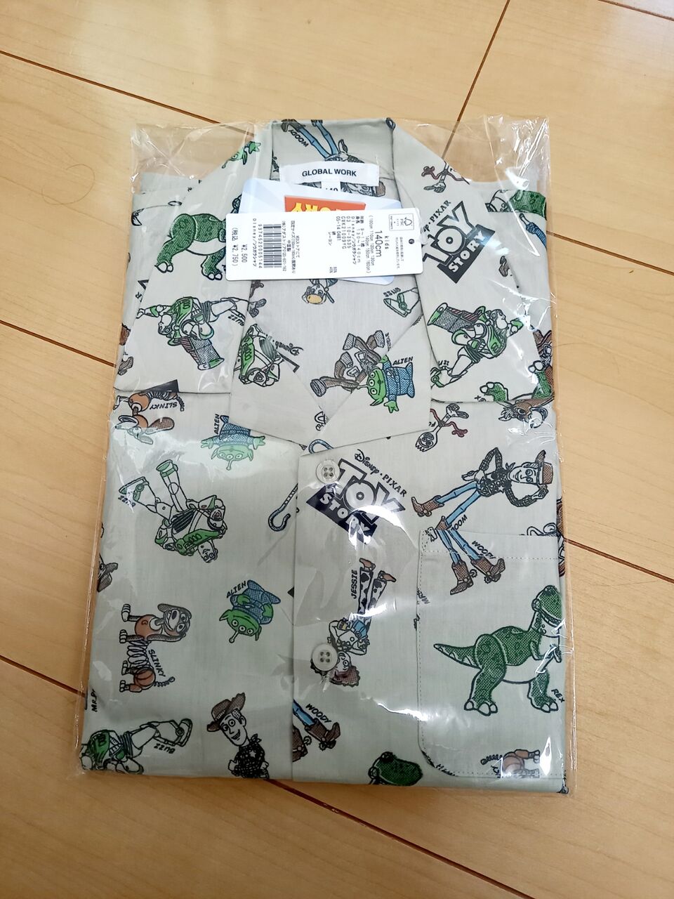 グローバルワーク トイ ストーリーのシャツ ときどきお泊りディズニー 都内から