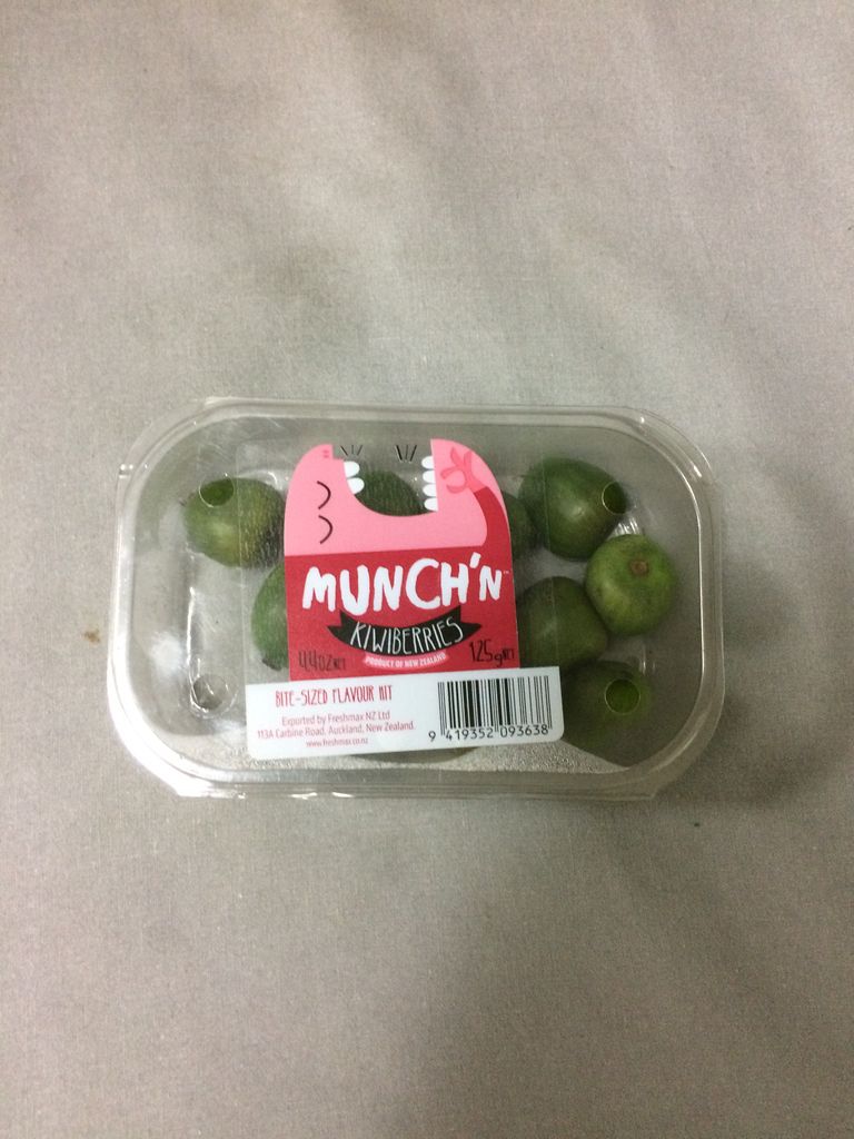 イエローピタヤとベビーキウイ 珍しい果物 珍食ブログ イエローピタヤとベビーキウイ 珍しい果物 珍食ブログ