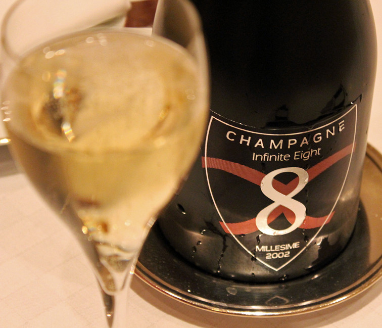 champagne infinite 8 BRUT Rouge BOX : 中村雅人の「天気晴朗なれど