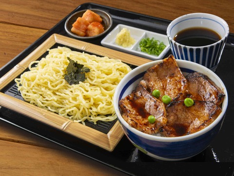 62f3a93d-b172-4314-a19a-21f082cf6454