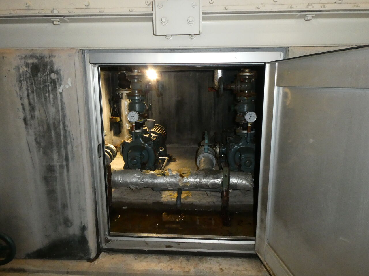 大型マンション揚水用多段ポンプ整備工事 ポンプ工事のプロ集団 有限会社四国アクアサービス 施工実例集