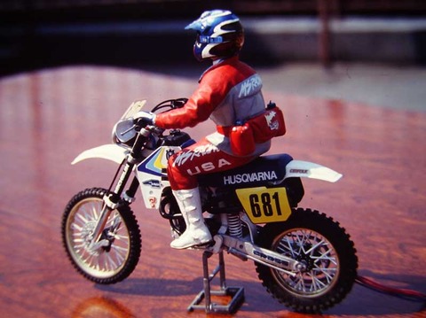 figure_baja_image_side
