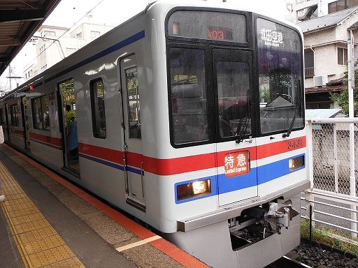 2017/08/31 急行灯ONの京成列車達…。