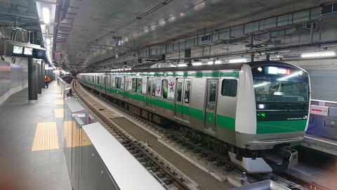 435641