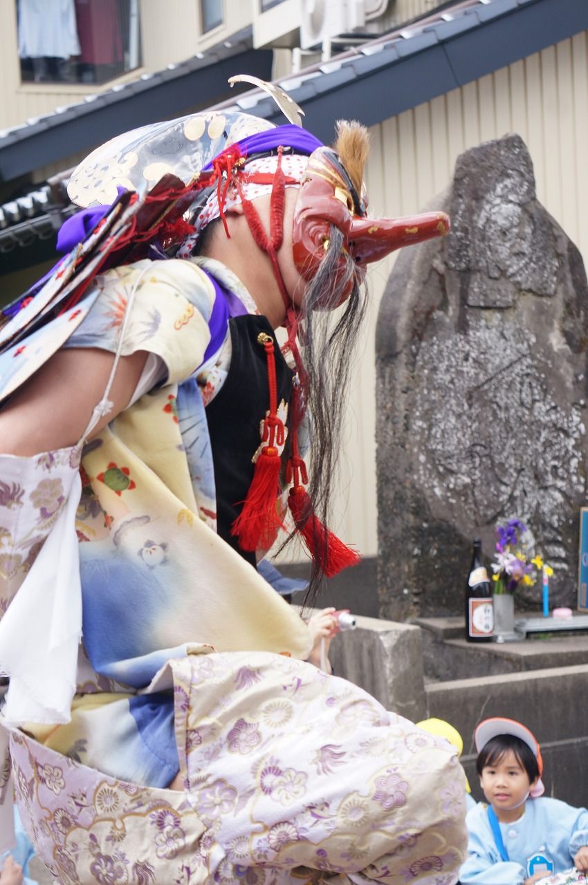 六渡寺の獅子舞 : 仮面の祝祭～神楽・獅子舞、仮面芸能見聞録