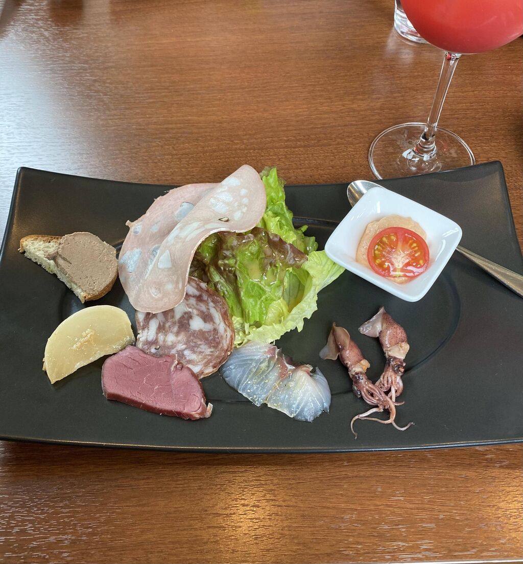 朗報 ワイの彼女 朝から晩までホタルイカの目玉をくり抜いて日給1万5000円 スパロボニュース