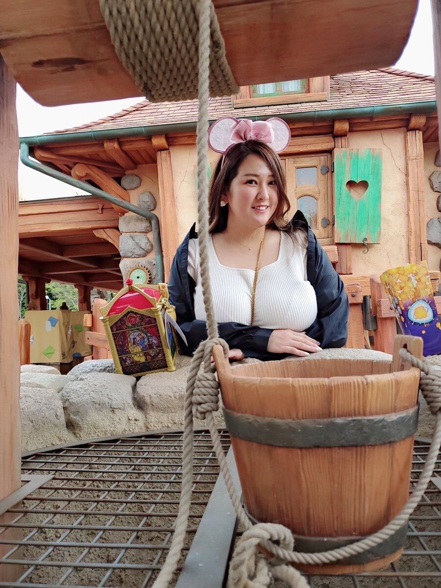 爆乳女 ディズニーで前に並んでたカップルが私の胸のせいでケンカしてた笑 スパロボニュース