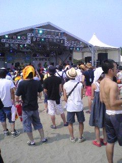 Livin' on the BEACH STAGE