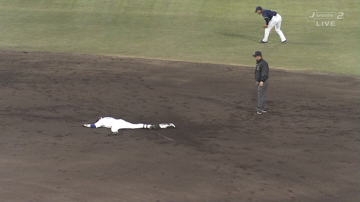 松井雅人は三度死ぬ 三遊間のゴロ抜けず一塁アウト 松井雅人は三度死ぬ 三遊間のゴロ抜けず一塁アウト