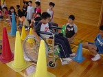 狭い通路の通行は大変