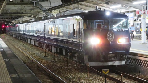 倉敷駅で 「WEST EXPRESS 銀河」 大阪行きを撮る （車両＆発車標） 【2020年12月】