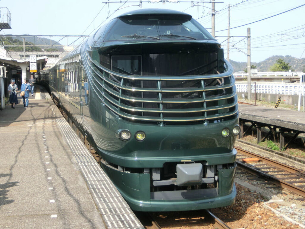 駅紹介 城崎温泉駅を訪れる 駅舎 改札口 列車 駅前の様子 19年4月 関西のjrへようこそ