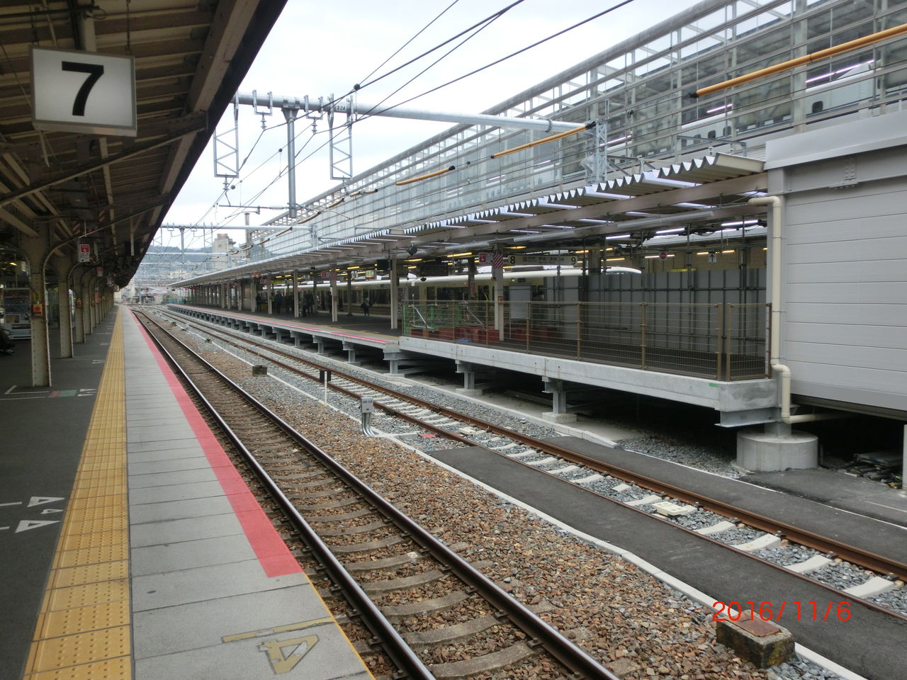 京都駅 JR奈良線ホーム改良工事（2016年11月6日） : 関西のJRへ