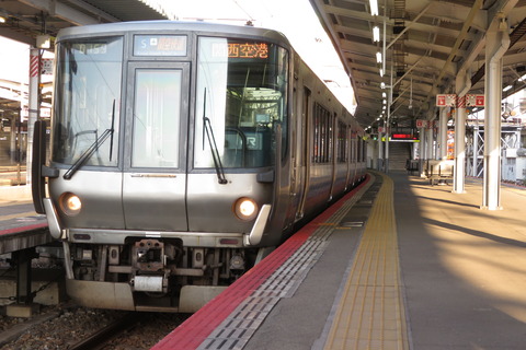 天王寺駅で 3番のりばから発車する関空/紀州路快速と関空快速を撮る （2021年10月）