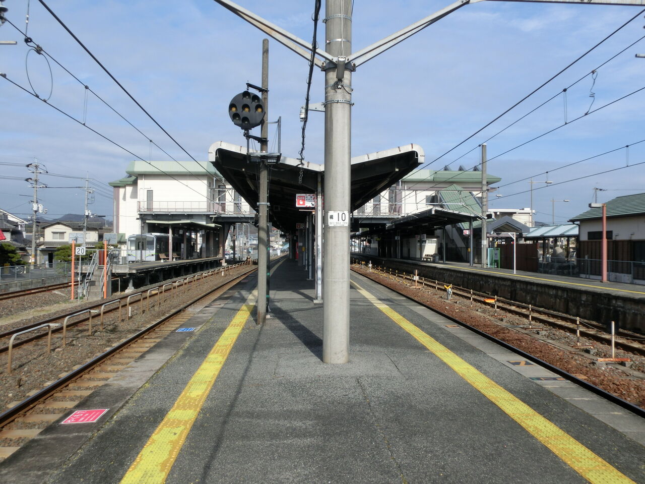 鉄道行き先表示板　岡山↔総社、岡山↔備中高松 ダイヤ改正で登場】 岡山駅で伯備線 「総社行き」 を撮る （車両