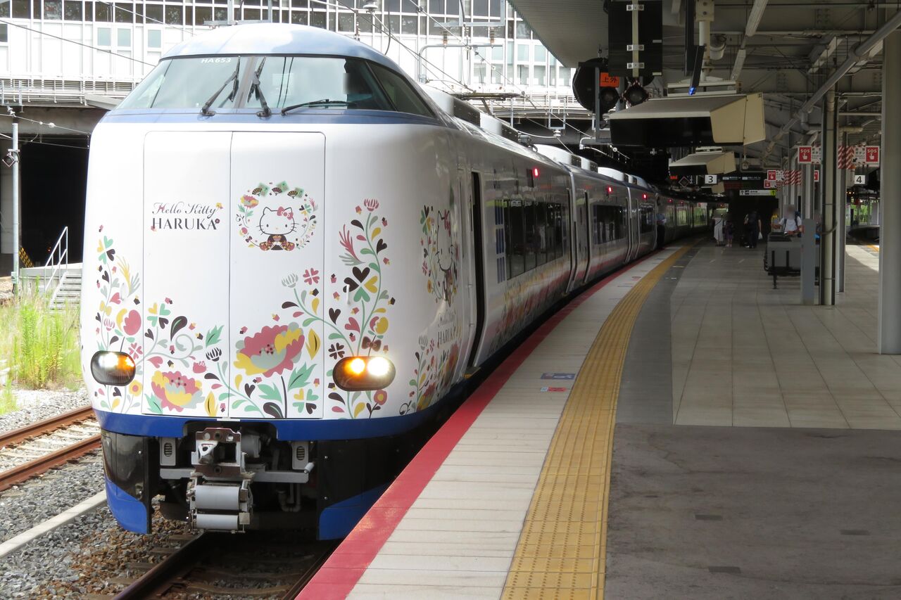 新大阪駅で 関空特急はるかの新型車両 「271系」 を撮る （関西空港