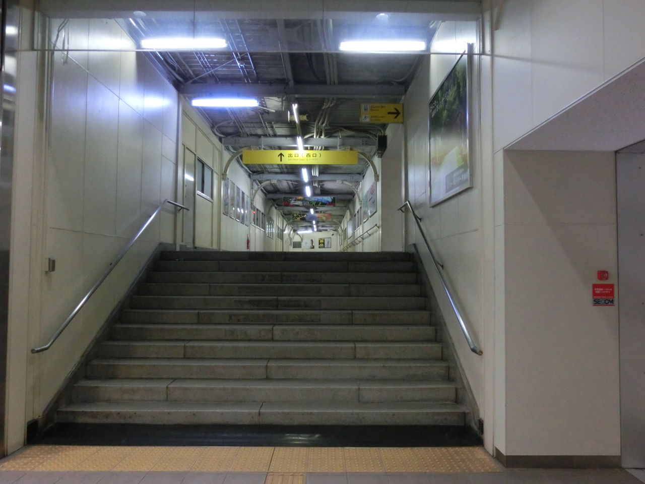 米原駅にある 滋賀県一短い エスカレーター 13年12月 関西のjrへようこそ 米原駅にある 滋賀県一短い エスカレーター 13年12月 関西のjrへようこそ