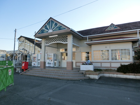 裾野駅 改札口の電光掲示板（発車標）＆駅舎 【2017年12月】