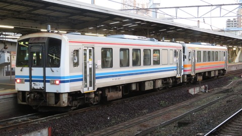 岡山駅に 三江線カラーのキハ120形が停車していた件 （2022年3月）