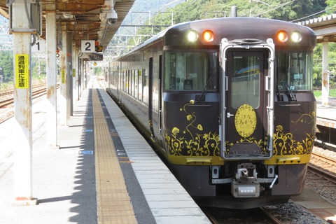 近江塩津駅で観光列車 はなあかり 「大津行き」 を撮る （2026年9月）