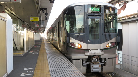 奈良駅で 和歌山線・桜井線の新型車両 「227系」 を撮る （2019年11月、2020年1月）