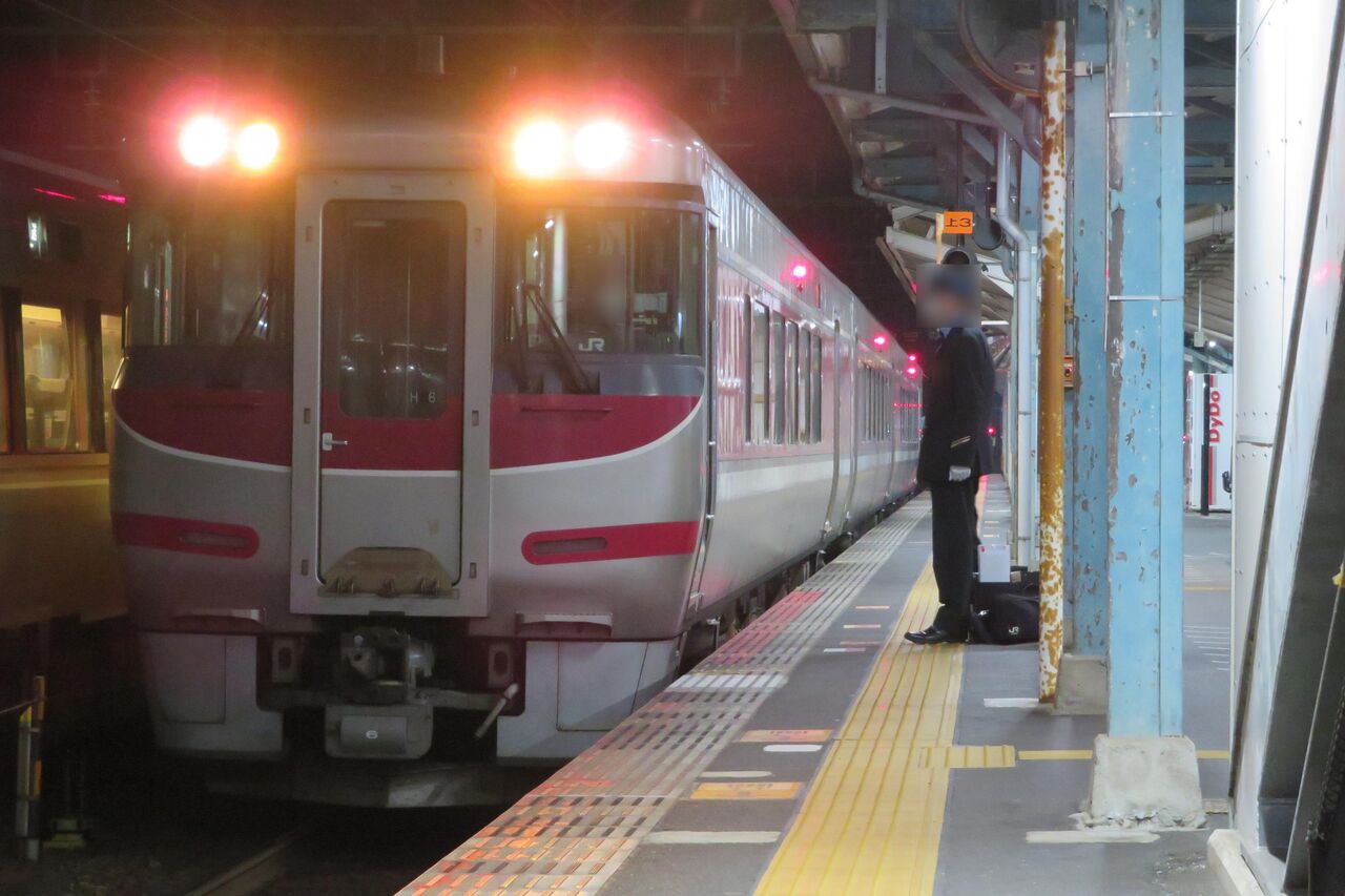 1日に1本だけ】 豊岡駅で特急はまかぜ 「鳥取行き」 を撮る