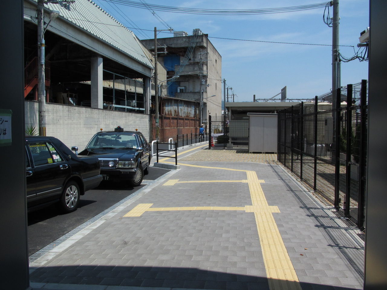 Jr八尾駅の新駅舎が使用開始 駅舎の外観 駅前の様子 13年7月 関西のjrへようこそ