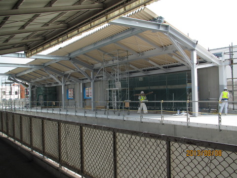 鴫野駅 新ホーム設置工事と駅周辺の様子（2013年8月）